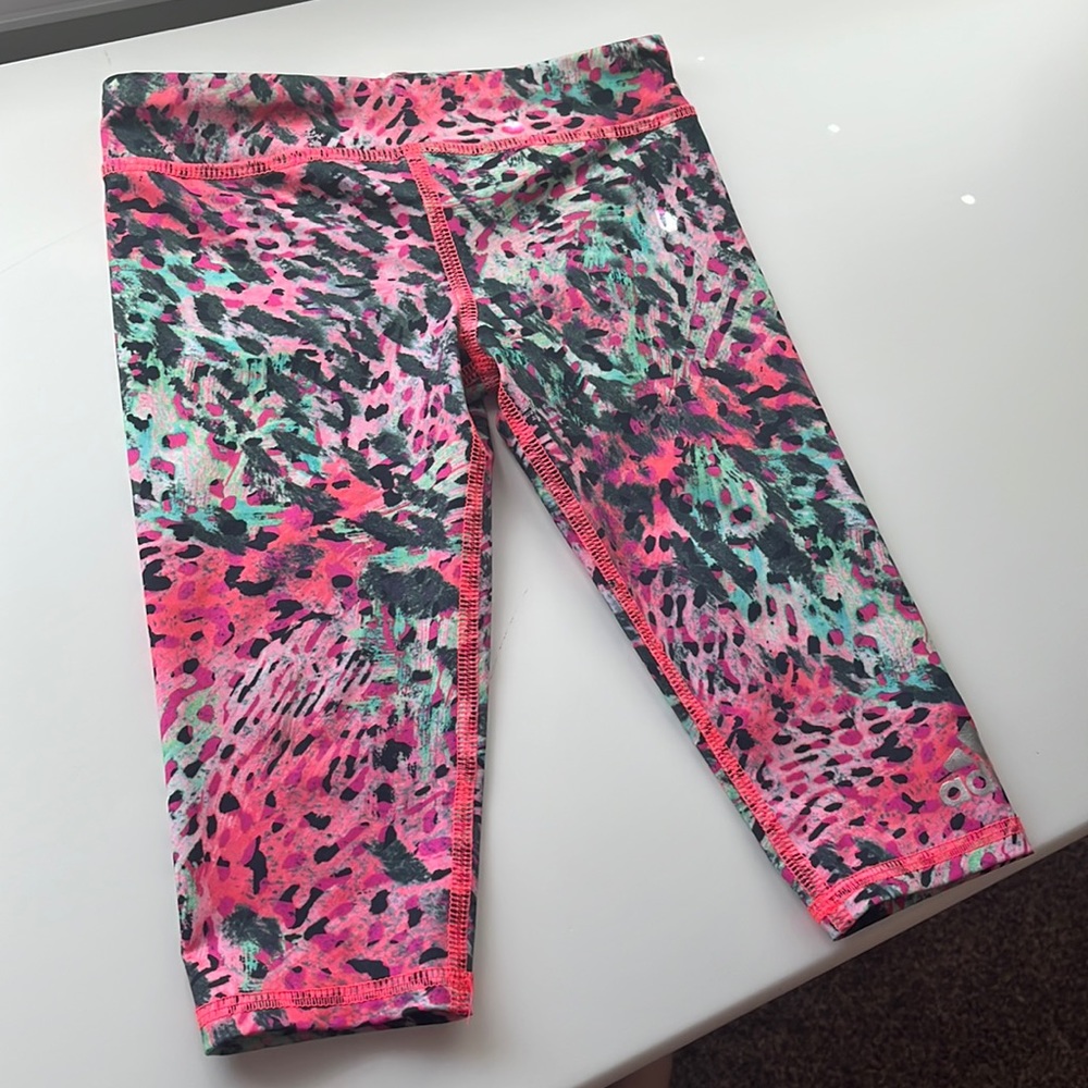 3T Adidas crop yoga pants